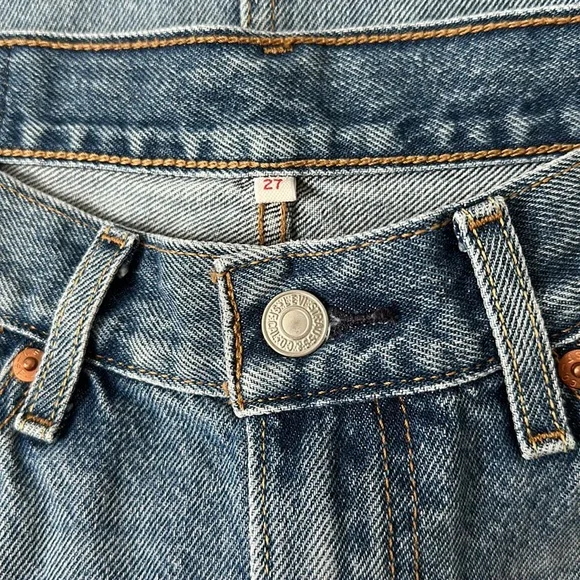 🔥HP🔥 LEVI’S Denim Mini Skirt in Size 27 - Picture 5 of 13